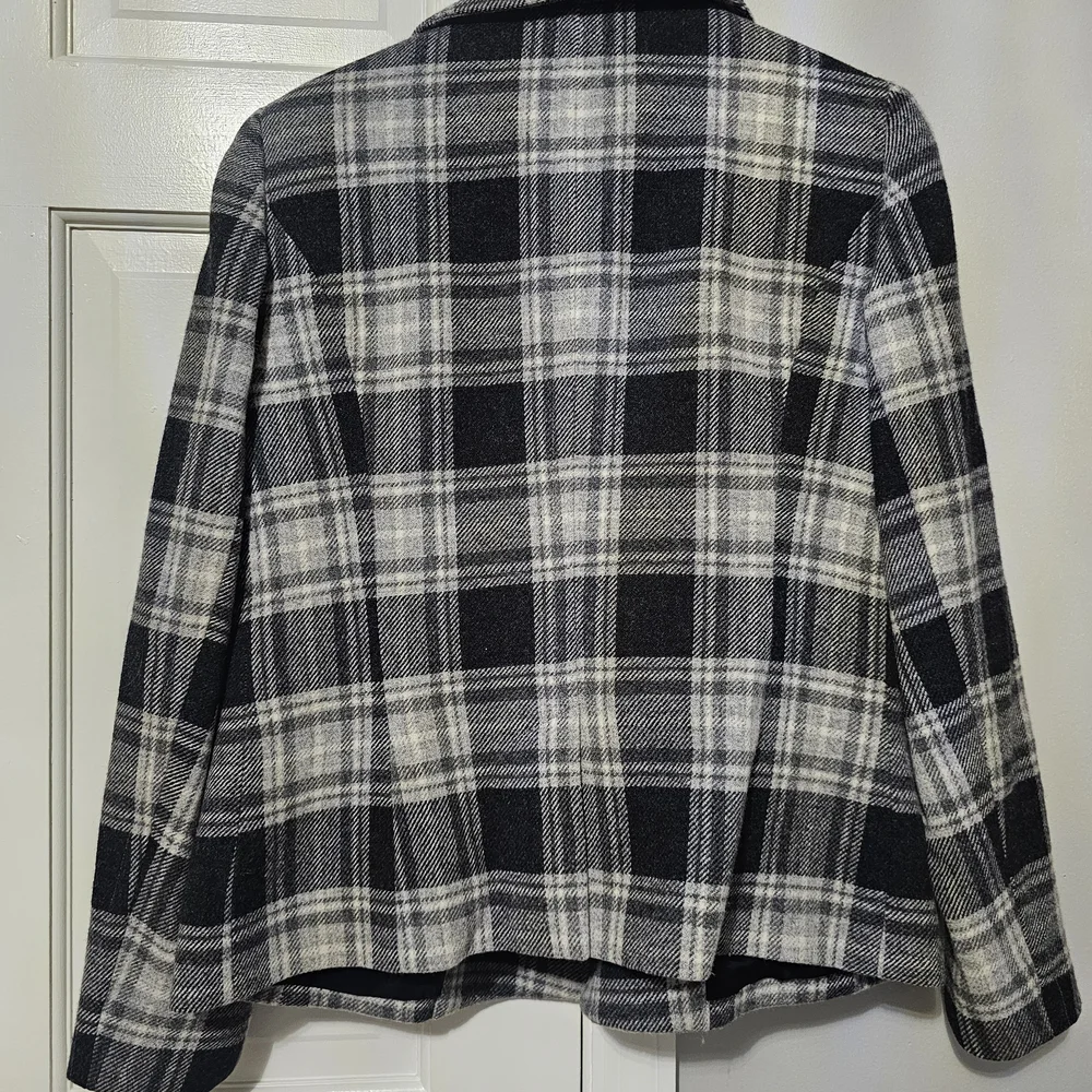 Anne Klein Black and Gray Pea Coat Timeless Style - Picture 3 of 3